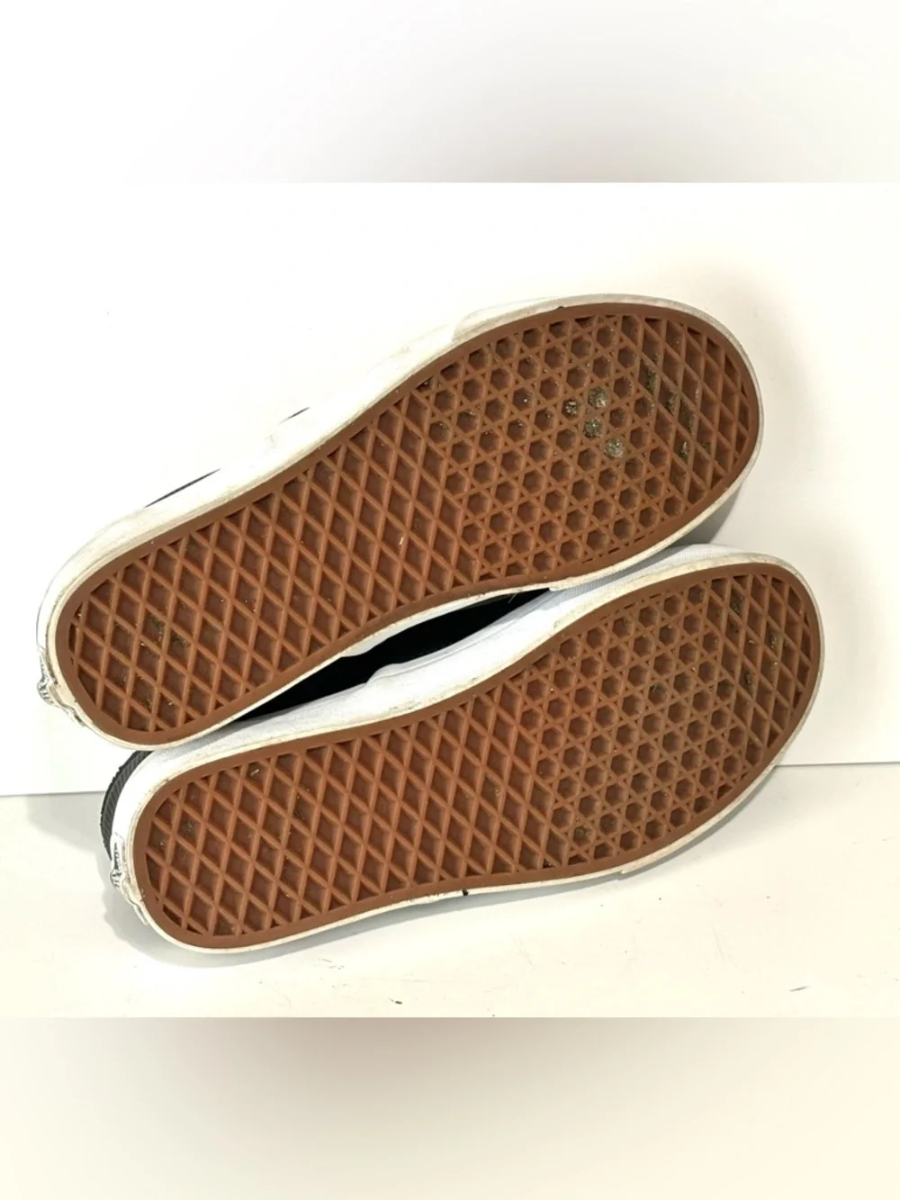 VANS Slip-On Perforated Leather Black White Low-Top Skate Shoes M 8 W 9.5